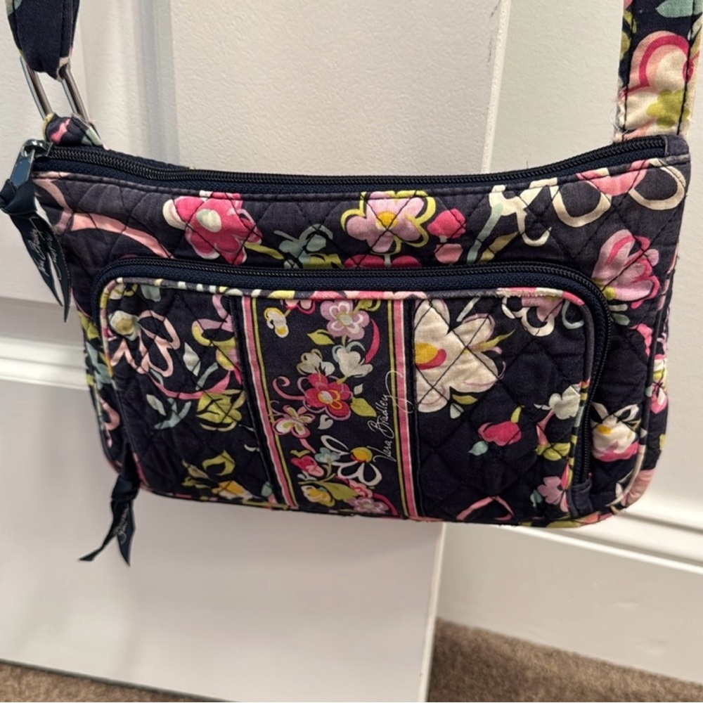 SOLD - crossposted - Vera Bradley floral crossbody bag purse